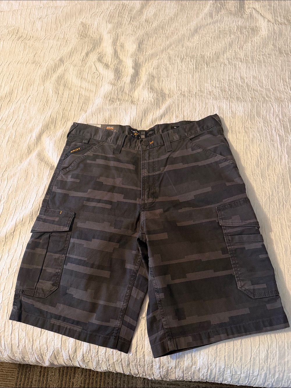 Ariat Men’s Dark Charcoal Patterned Cargo Shorts